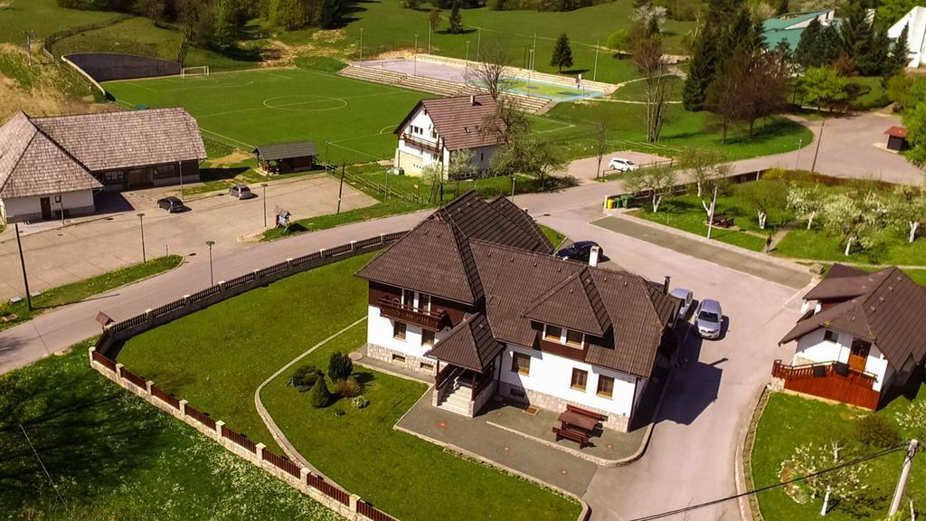 Villa Knezevic Plitvička Jezera Exteriör bild